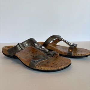 Vionic Viviana Bronza Embellished Sandals Size 8